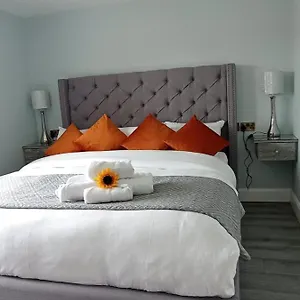 Aparthotel Tiernan's Luxury King Ensuite, Charlestown